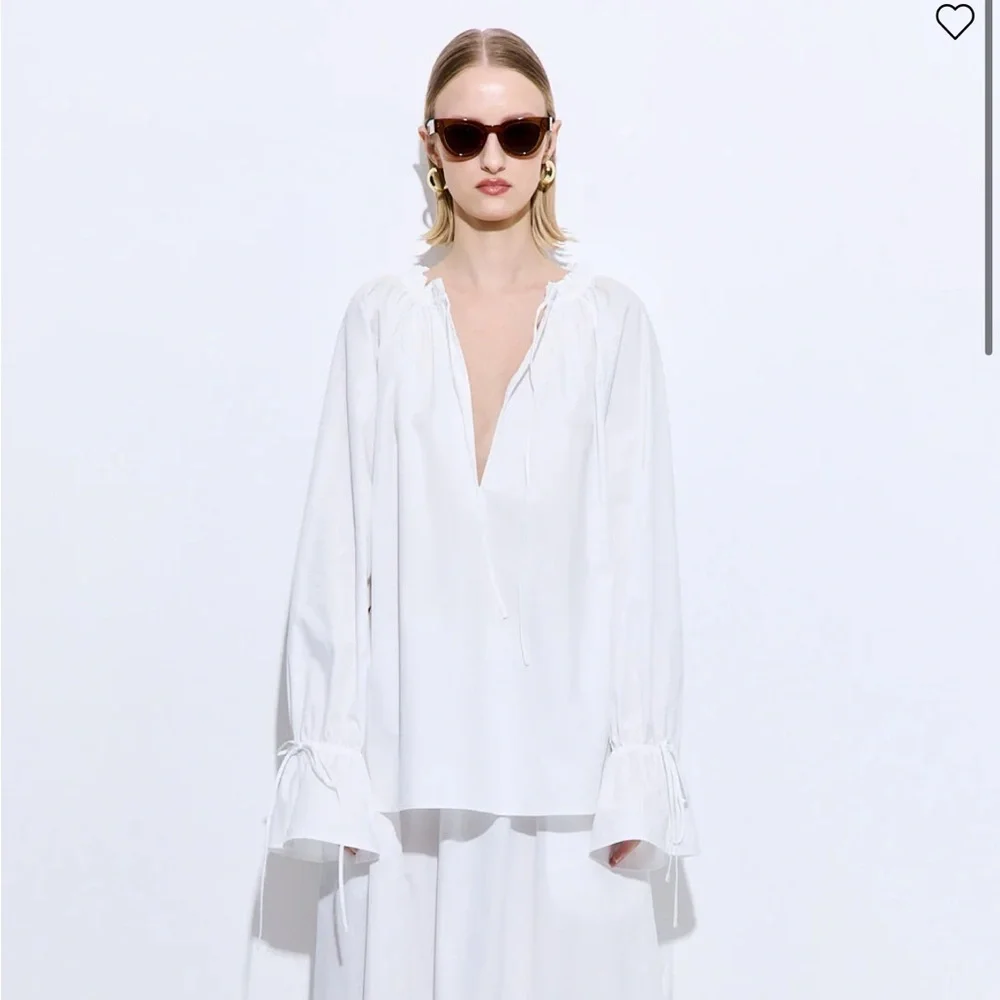 De Rococo Ruffled Poplin Blouse - Picture 4 of 5